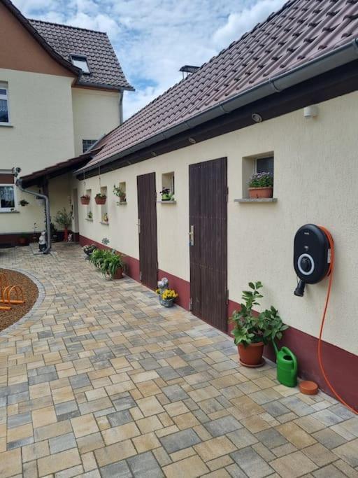 Ferienwohnung *Zur Weinbergstrasse* Lauta エクステリア 写真